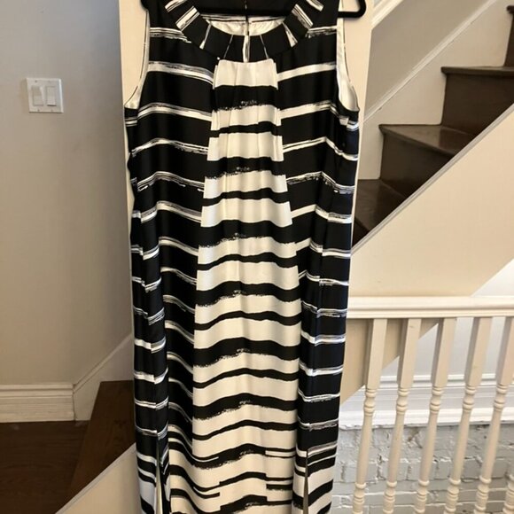 Black and White Maxi Dress - Picture 3 of 6